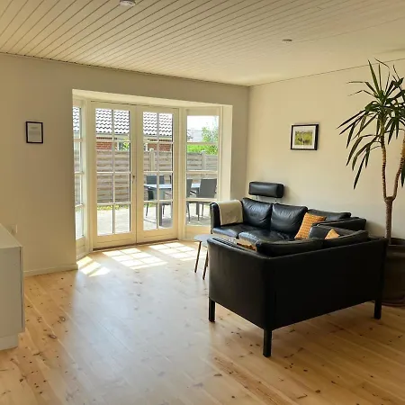 Bright And Quiet Townhouse Villa Bellinge