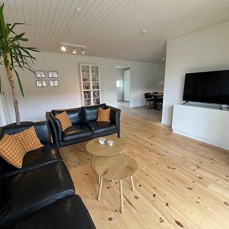 Bright And Quiet Townhouse *