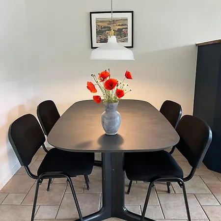 Bright And Quiet Townhouse