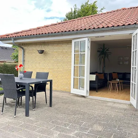 Bright And Quiet Townhouse Villa *